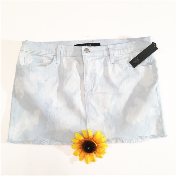 Joe's Jeans Dresses & Skirts - NWT Joe's Jeans light wash mini denim skirt 31